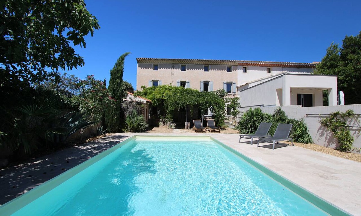Caromb House | Mas des Glycines " Between vineyards and village