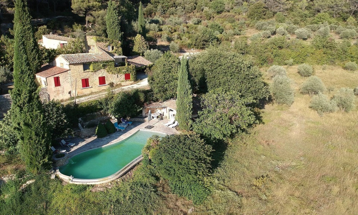 Entrechaux House | Mas with swimming pool and pool house
