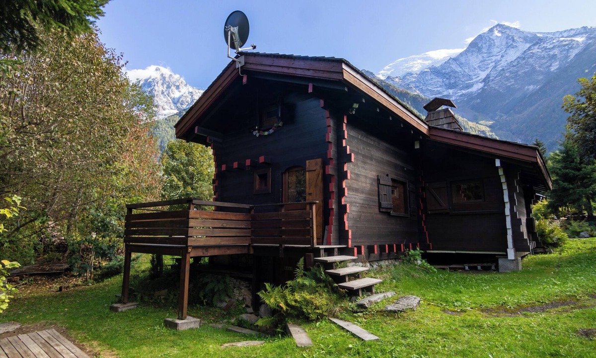 Les Houches Ski Chalet | Mazot du Mont-Blanc w/View, Terrace & Stove, (Sleeps 4), Chamonix, France