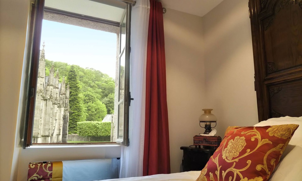 Montaubert - Rille - Saint-Sulpice House | Medieval Getaway