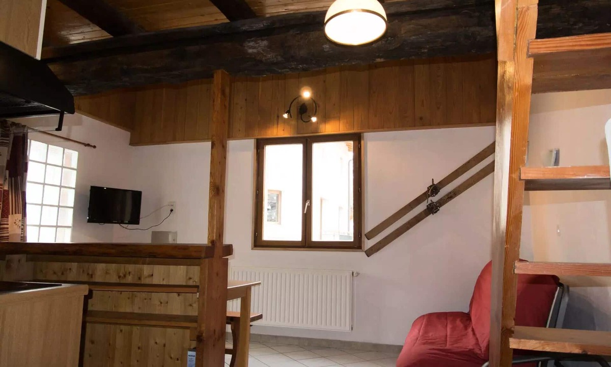 Bessans Apartment | Mezzanine Studio - Sleeps 4