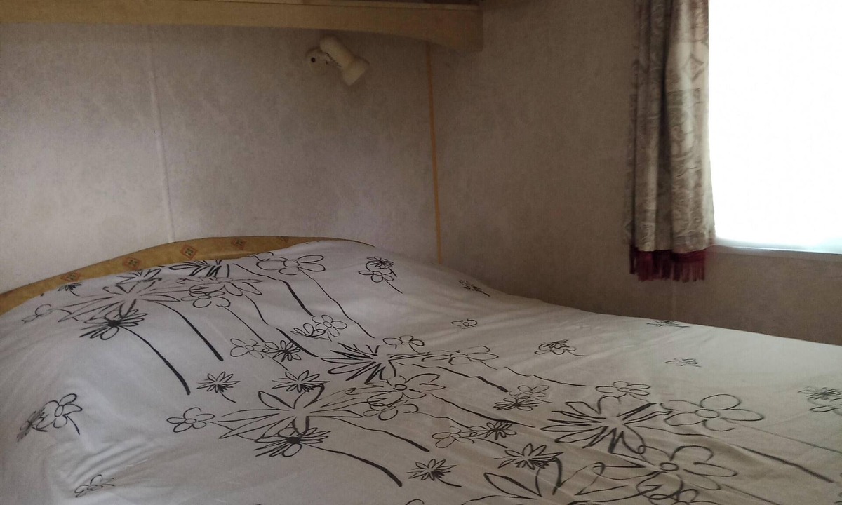 Couret House | Mobil Home in wooded grounds quiet location south facing altitude 485.Aspet 5 km