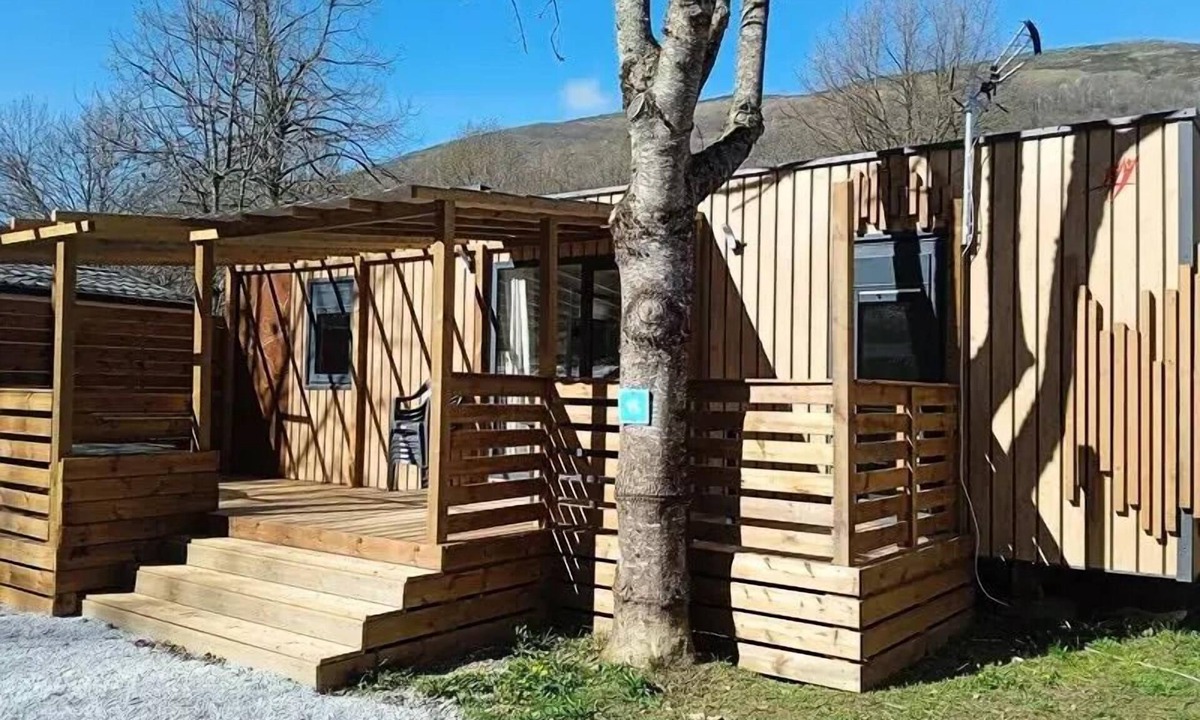 Savignac-les-Ormeaux Ski Chalet | Mobil-home SPA Premium 40m² - 2 bedrooms + Covered terrace + Reversible air conditioning + TV 4 persons