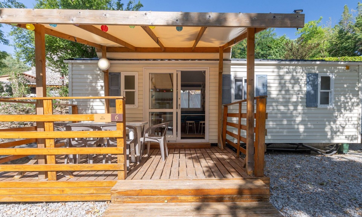 Lavilledieu RV Rental | Mobile Home 'A - 1-6 Pers' with Shared Pool, Private Terrace and Shared Garden