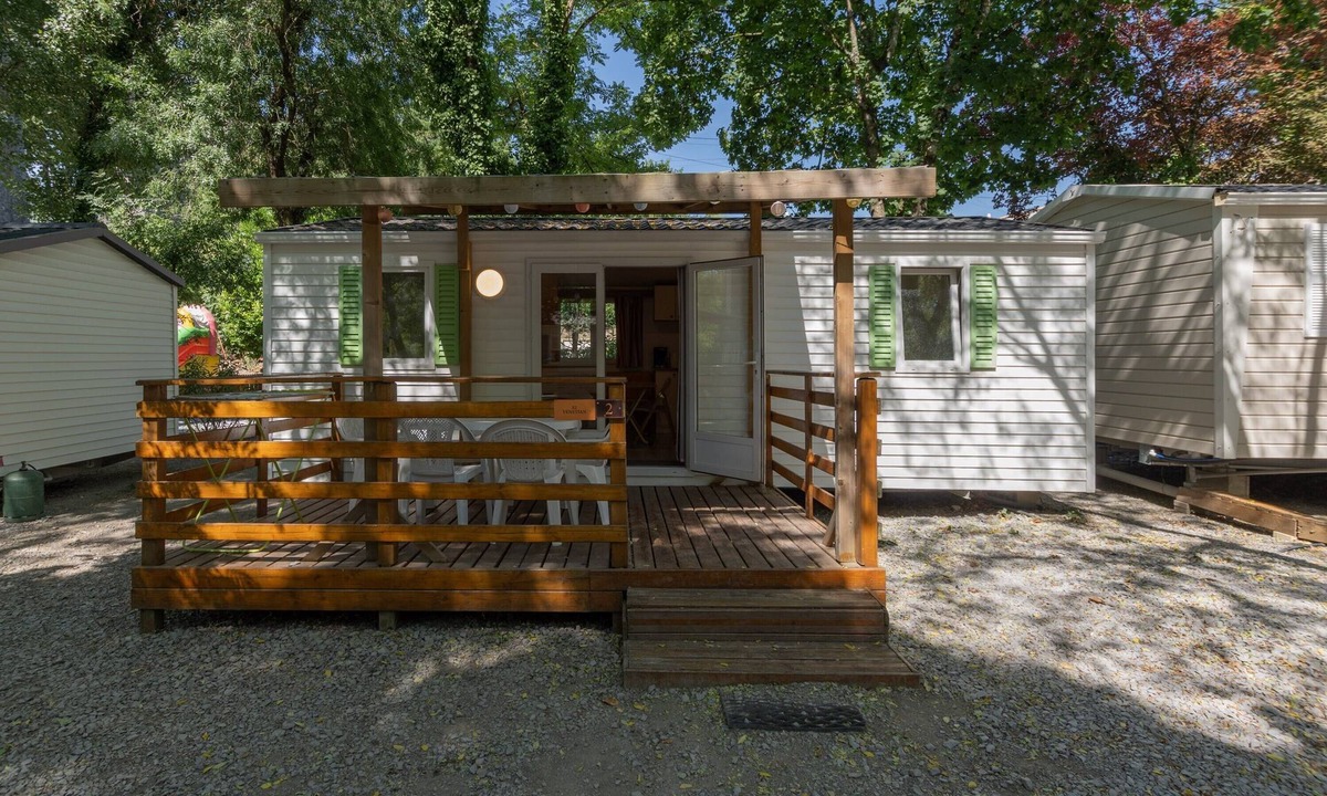 Lavilledieu RV Rental | Mobile Home 'Mobil-home C - 1-6 Pers' with Shared Pool, Private Terrace and Shared Garden