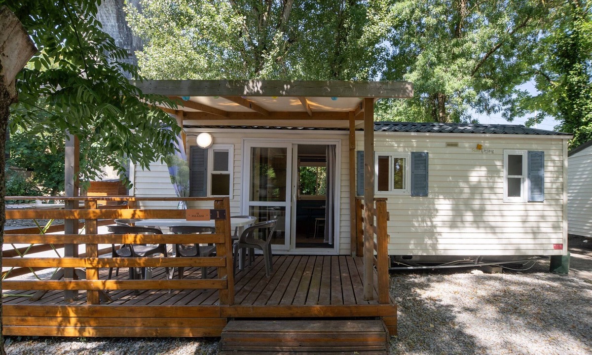 Lavilledieu RV Rental | Mobile Home 'Mobil-home E - 1-6 Pers' with Shared Pool, Private Terrace and Shared Garden