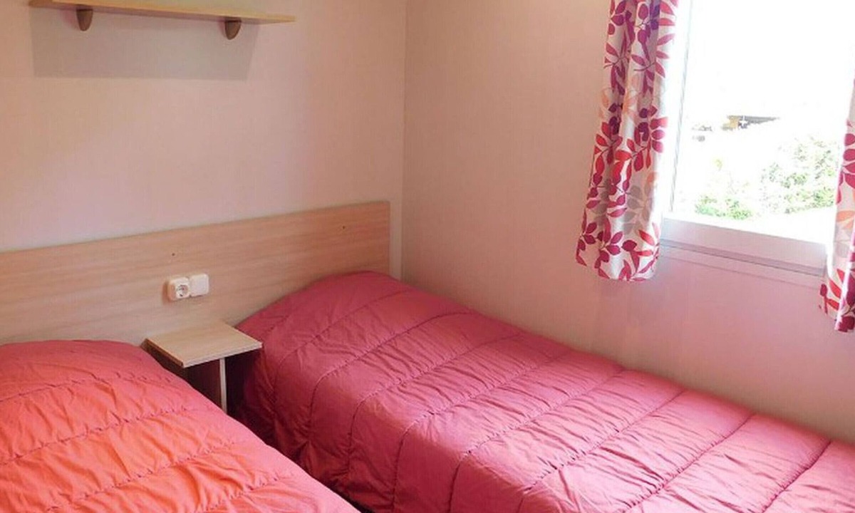 Vesseaux House | Mobile home with AC, pets allowed - 5 guests