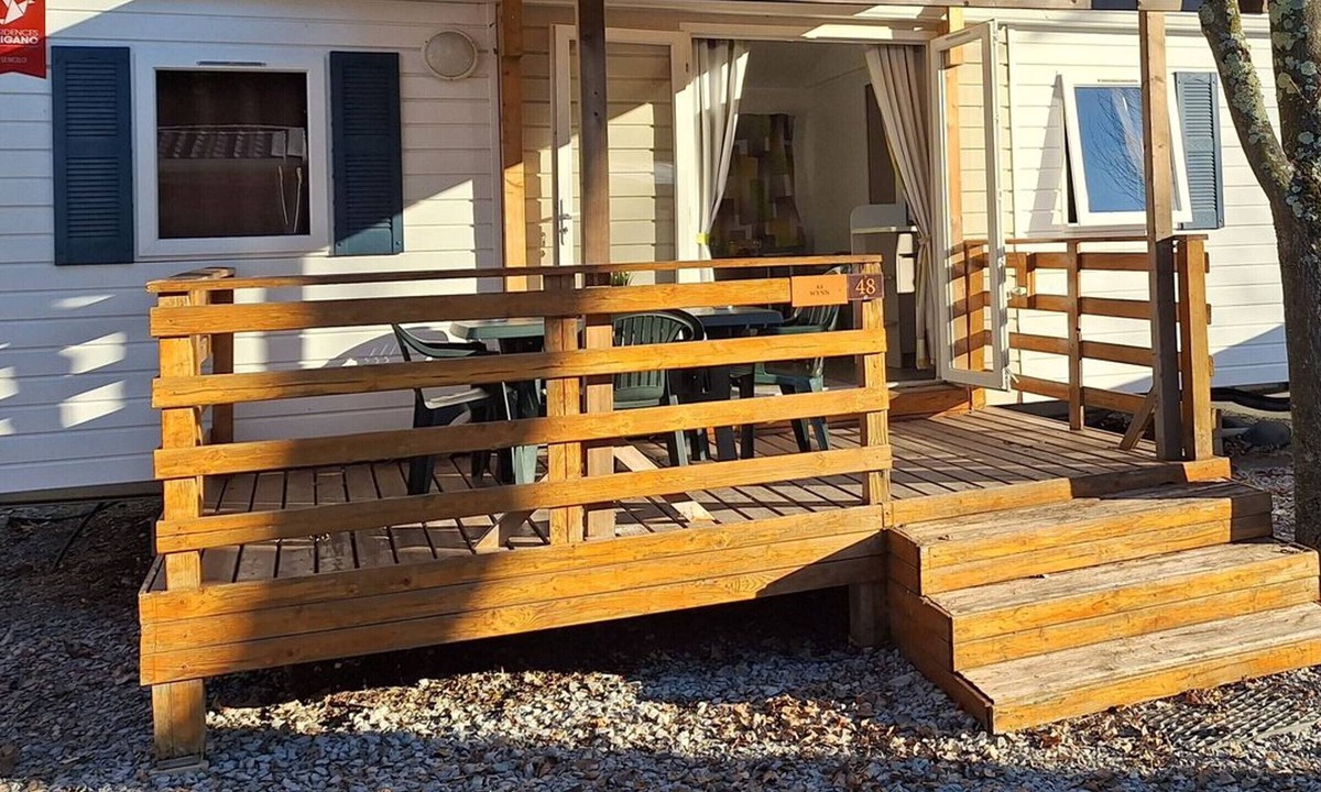 Lavilledieu House | Mobile home with terrace at Lavilledieu campground