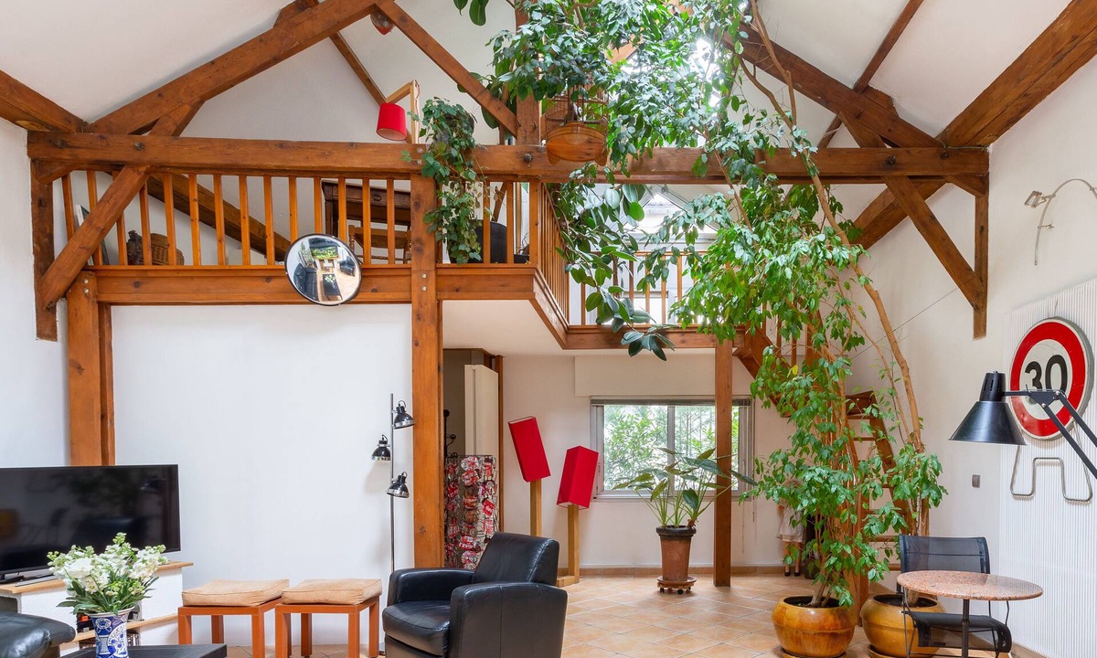 Grenelle House | Modern Artist's House near the Eiffel Tower