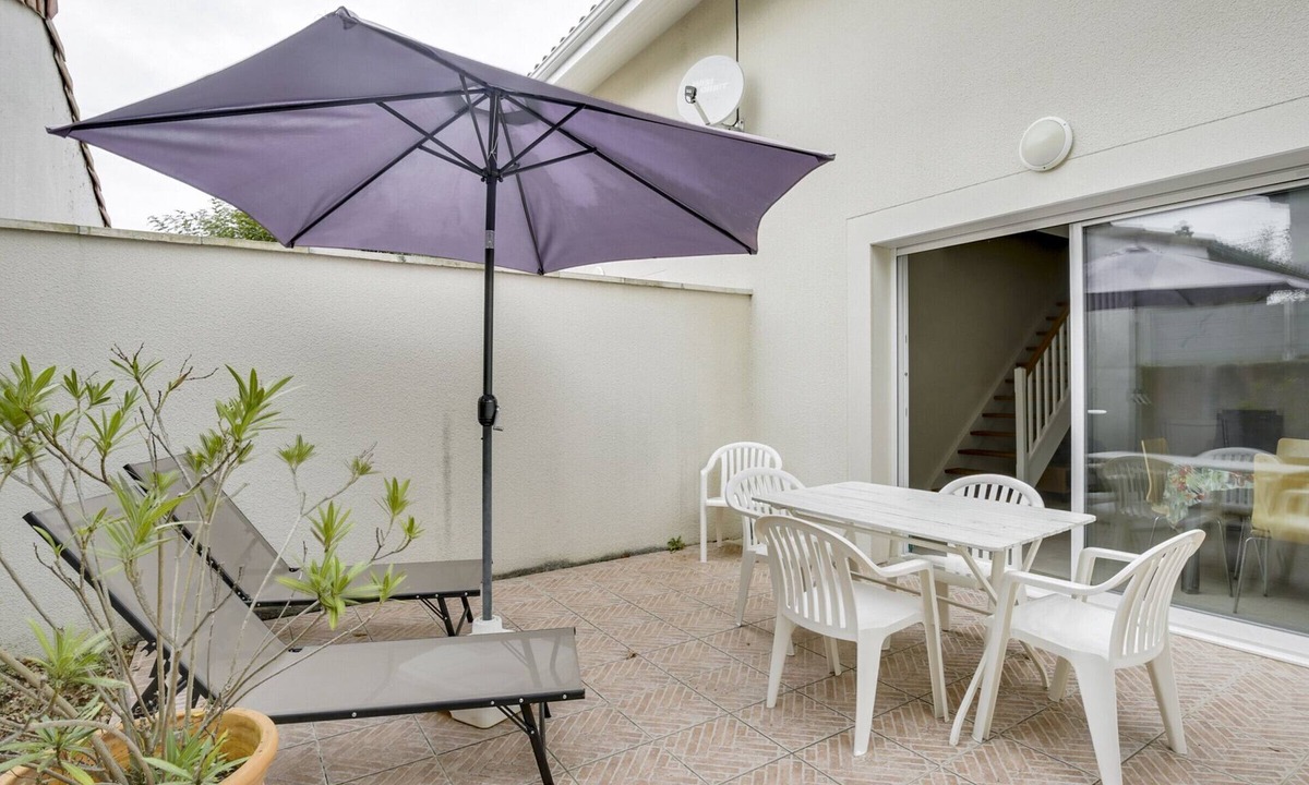 Biscarrosse Plage House | Modern Beachside House for 4-6, Close to Ocean & Town, Biscarrosse