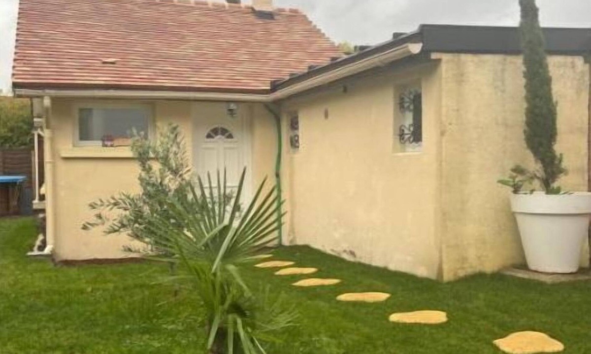Villemoisson-sur-Orge House | Moment Hors du Temps
