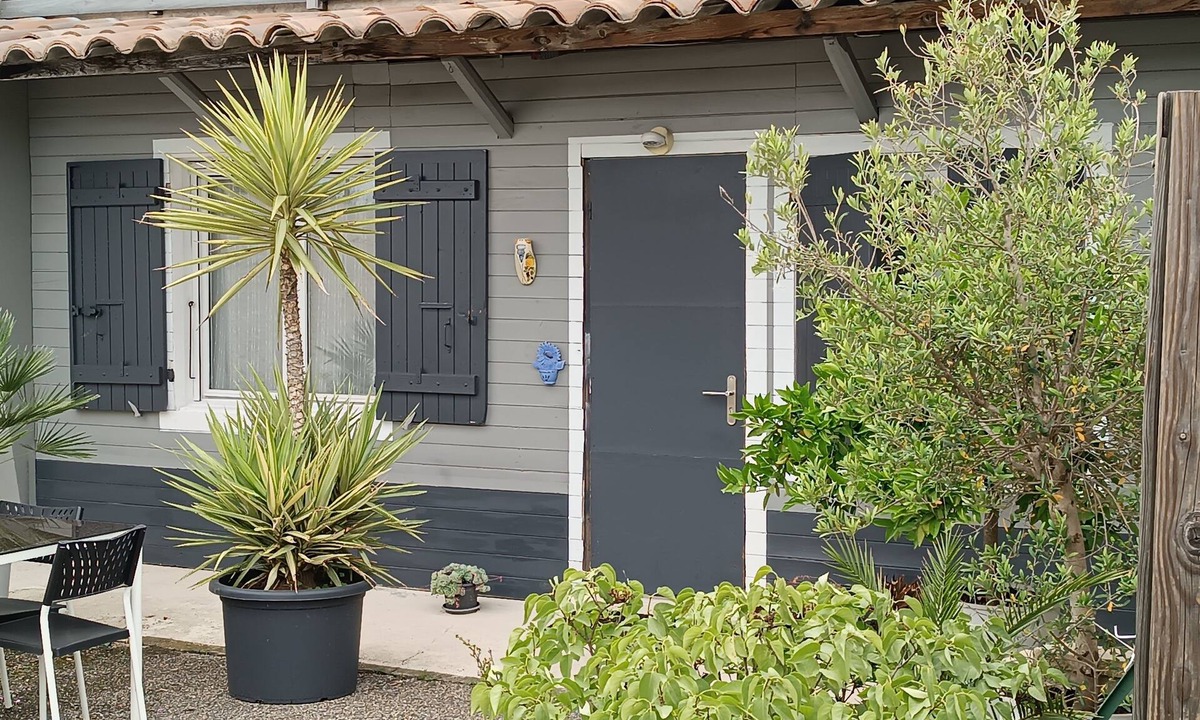 Chateauneuf-du-Rhone House | Montélimar sud - 3-room house for 1 to 4 people - Closed private parking lot