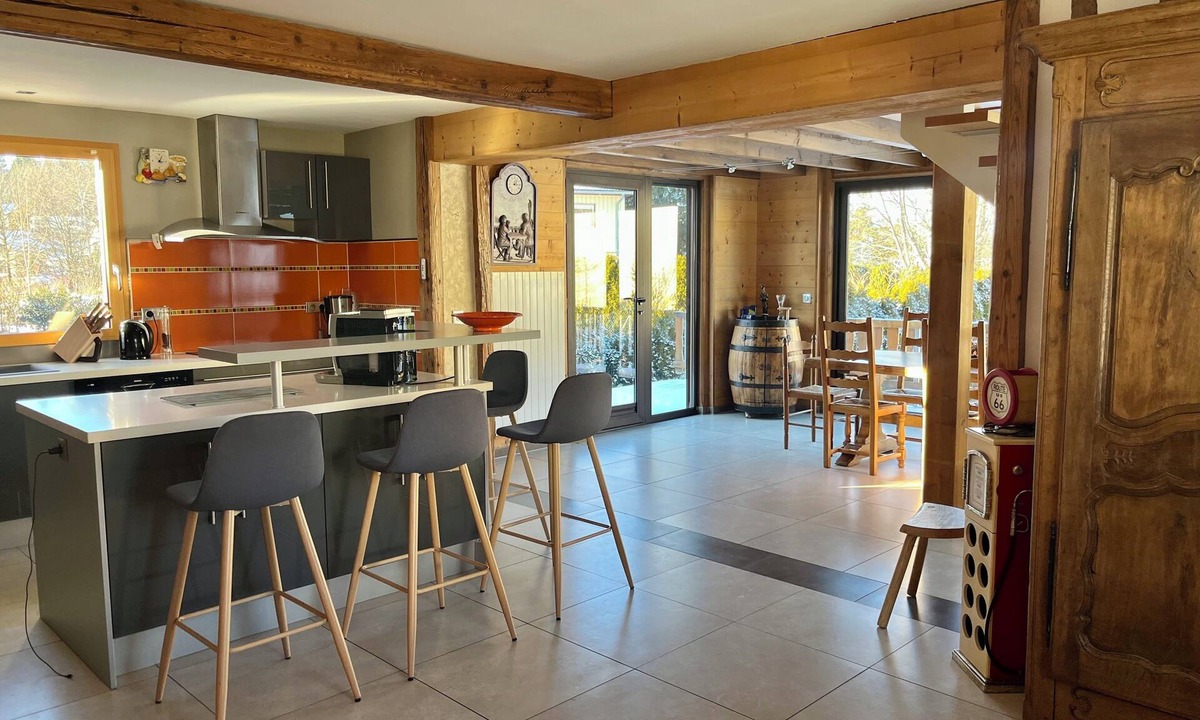 Premanon House | Mountain vacation home 10 people village center