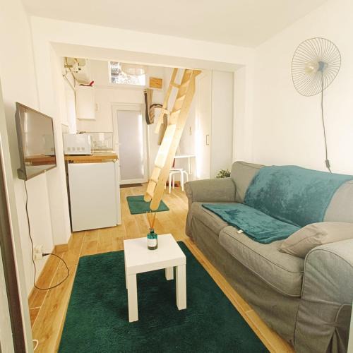 Uckange Apartment | Nest- Tiny house avec Jardin, proche gare, Luxembourg-Metz