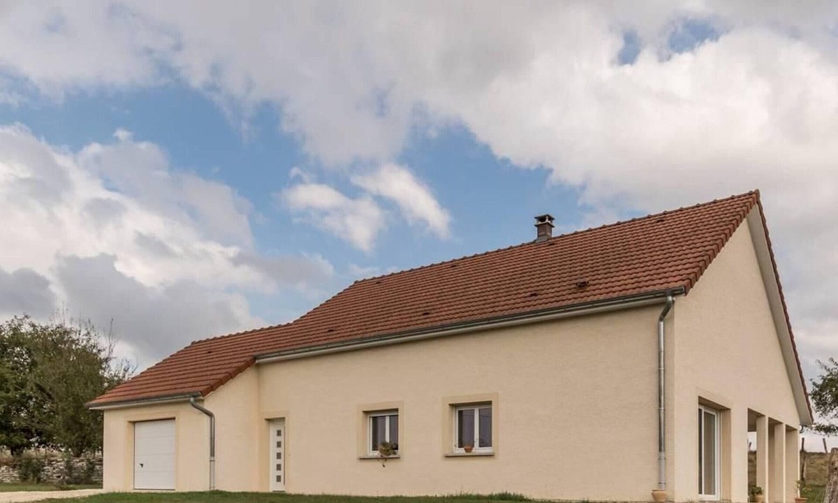 Moimay Cottage | New and quiet country house with garage, near priory and water activities