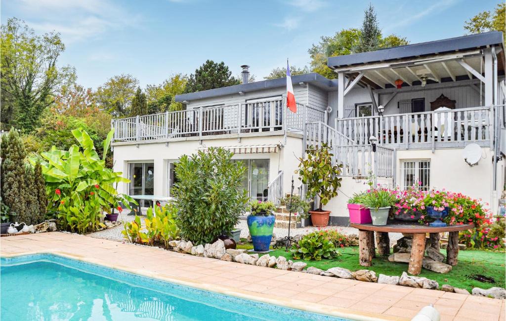 Chambornay-les-Pin Apartment | Nice Apartment In Chambornay-Lès-Pin