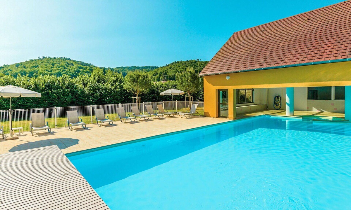 Montignac House | Nice apartment in villa for 4 guests with WIFI, pool, TV, terrace and pets allowed