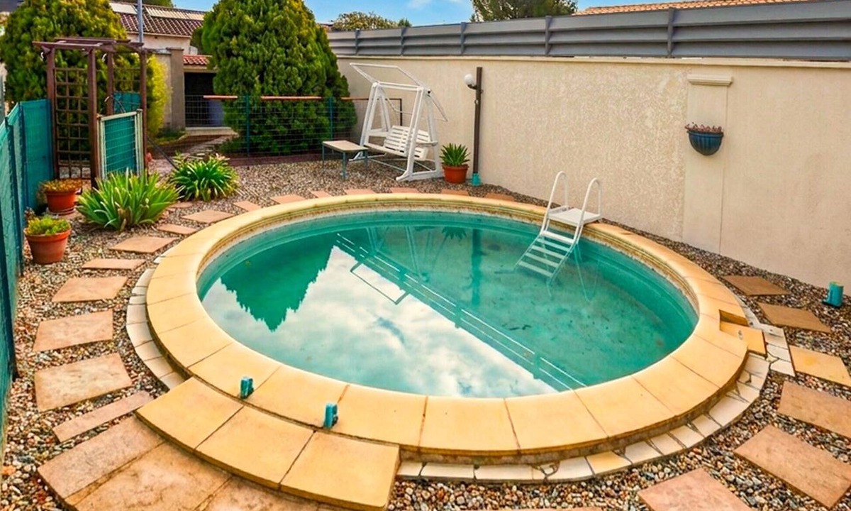 Caromb House | Nice home in Caromb with private swimming pool, can be inside or outside