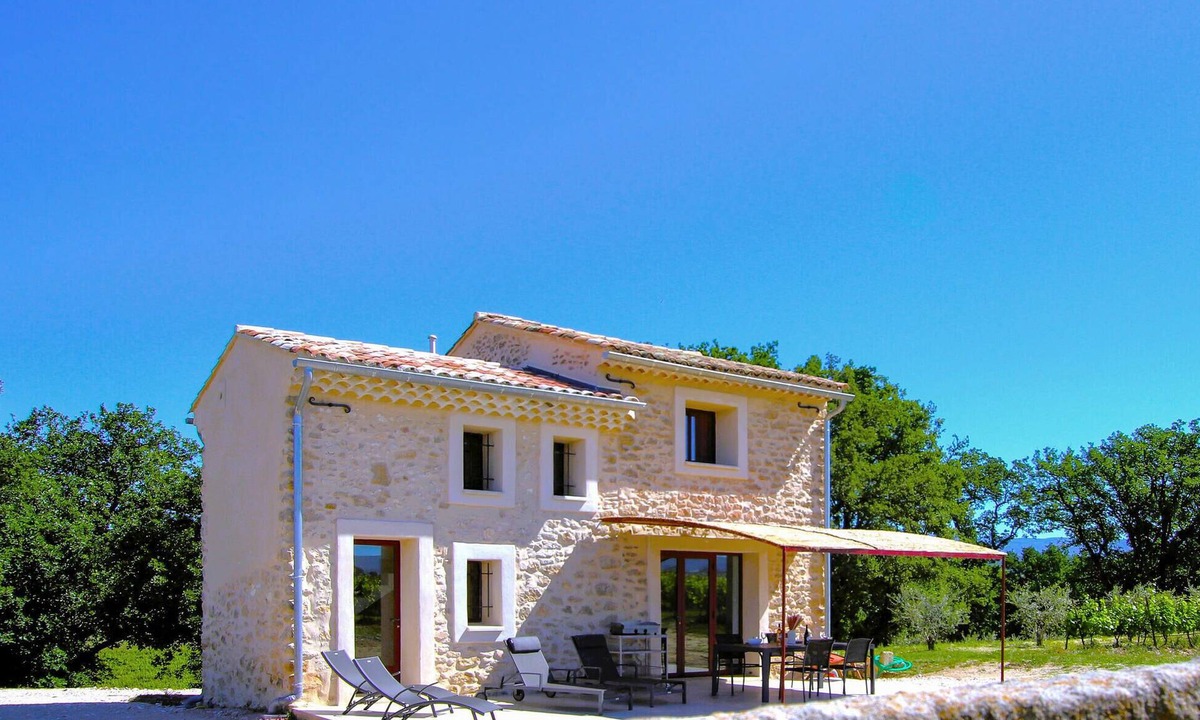 Mazan House | Nice home in Mazan with house a panoramic view