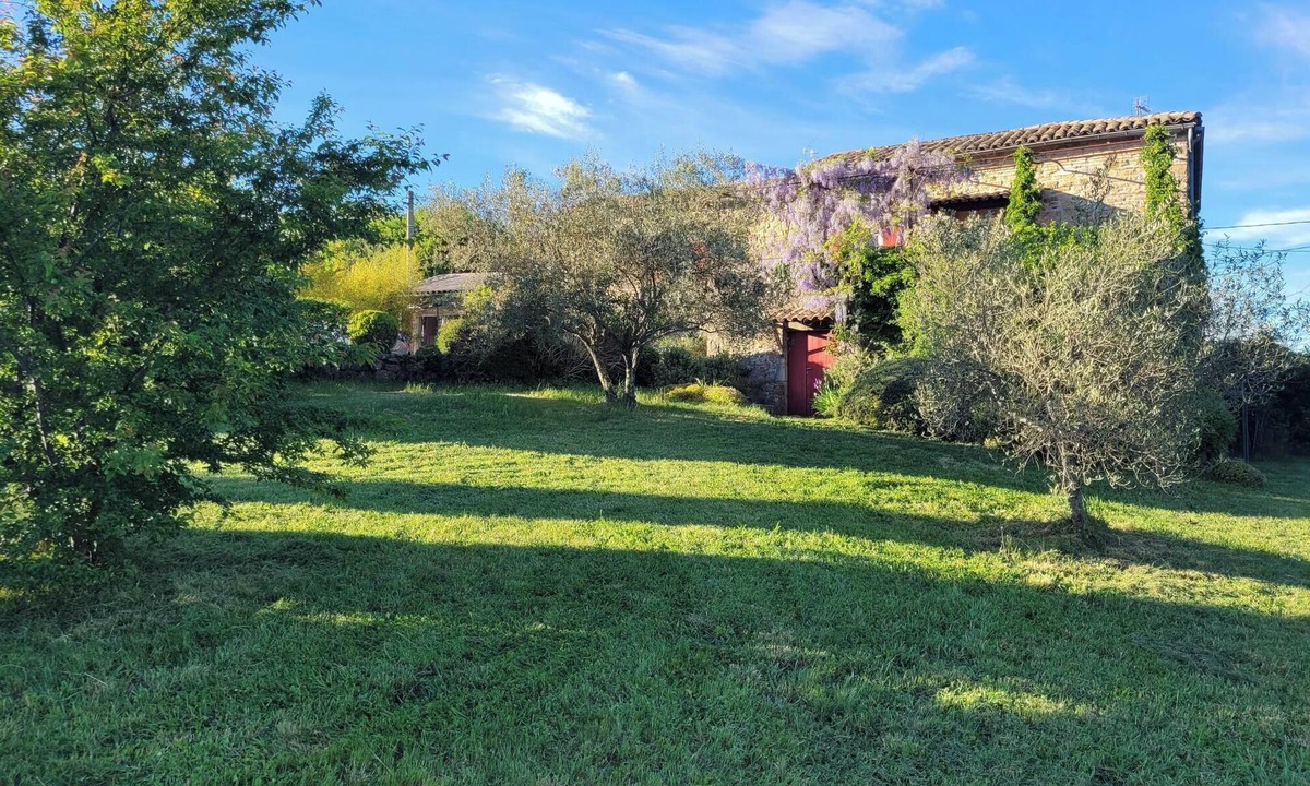 Vesseaux House | of charm and comfort for family holidays