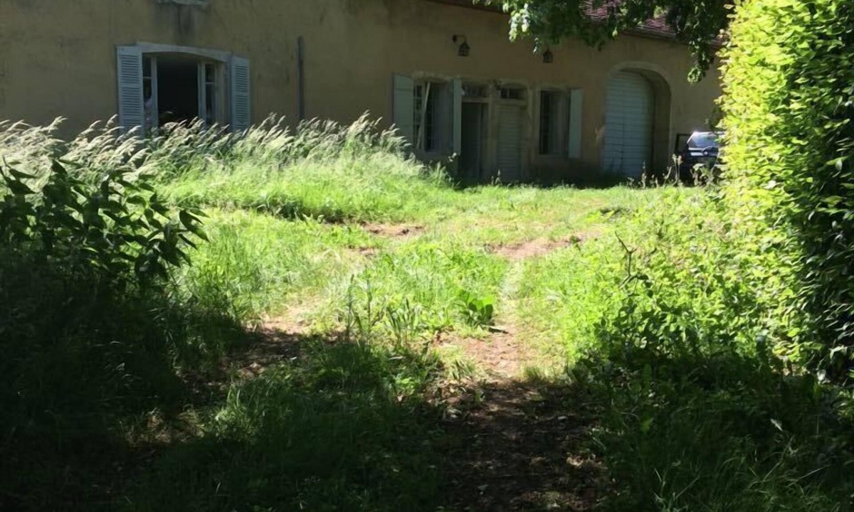 La Loye House | Old house on a medieval mound in the heart of a village in Val d'Amour