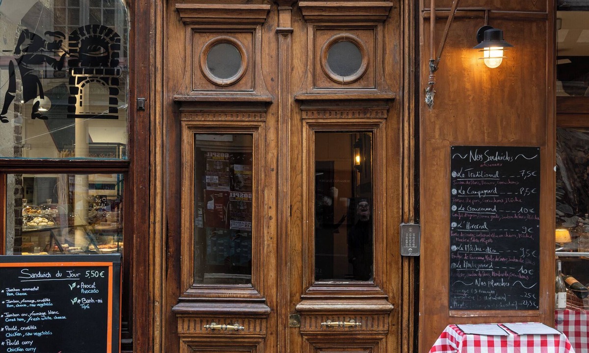 Les Iles Apartment | OLD TOWN CENTER IN PARIS, ELEGANT, WITH ELEVATOR AND A/C