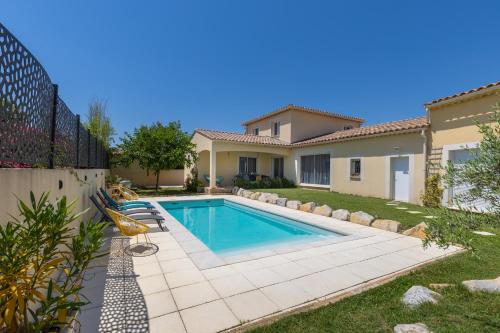 Caromb Villa | Olympe de Provence