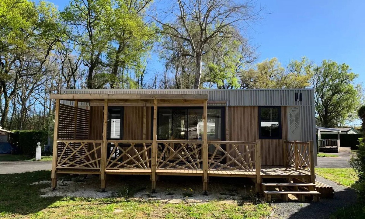 Sadirac House | Otello Mobile Home: 3 Rooms, Sleeps 4, Air-Conditioned + TV, 2 Bathrooms