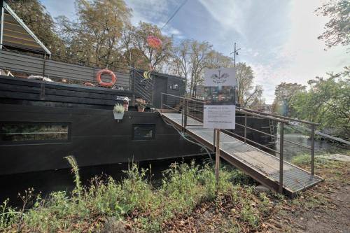 Nouvelle Ville Boat Rental | Péniche MaPensée