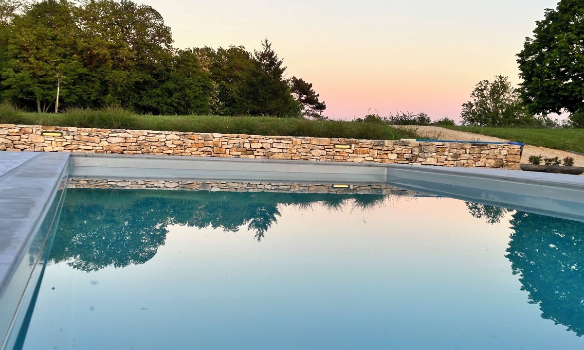 Blanquefort-sur-Briolance Other | Peace, space and relaxation. We offer 2 guest houses with a salted water pool.nn
