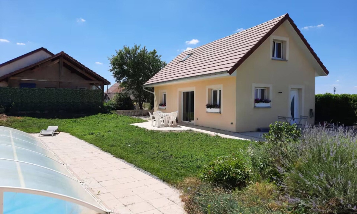 Fretigney-et-Velloreille Cottage | Peaceful cottage with shared pool, AC - 5 guests