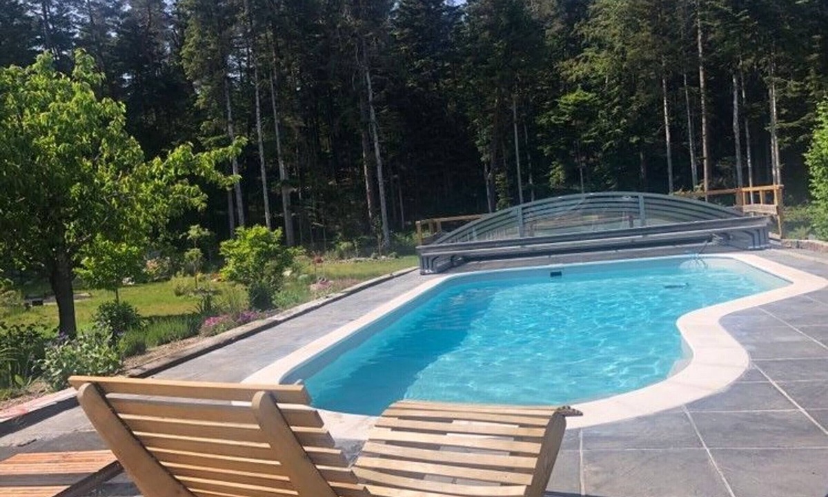 Saint-Remy Cottage | Peaceful cottage with pool, terrace, and Wifi in the forest for 4 guests
