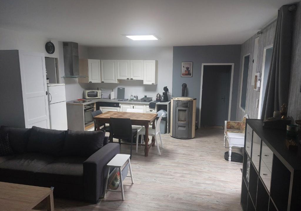 Liernolles Apartment | Petite maison lirenolles