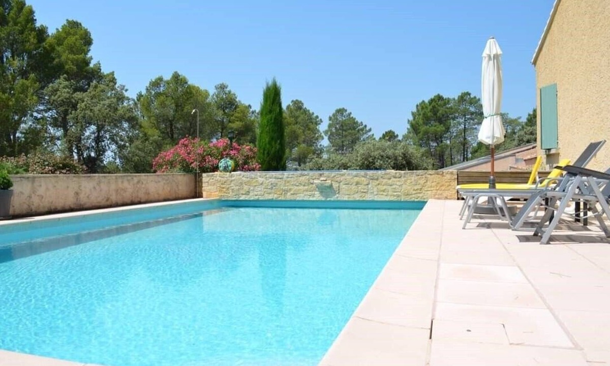 Bedoin Villa | Pleasant air-conditioned villa at the foot of Mont Ventoux, with swimming pool and bicycle garage