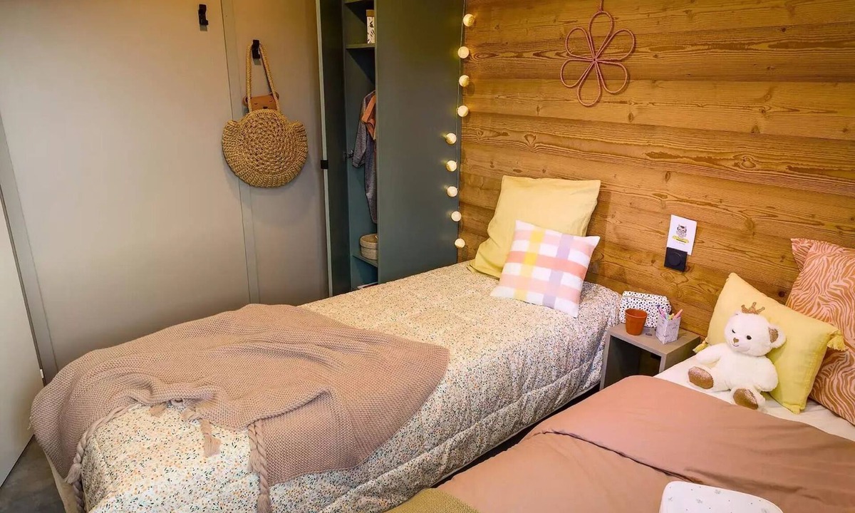 Chaudes-Aigues Ski Chalet | Premium 4-Room Chalet on Stilt - No crib available; sleeps 7