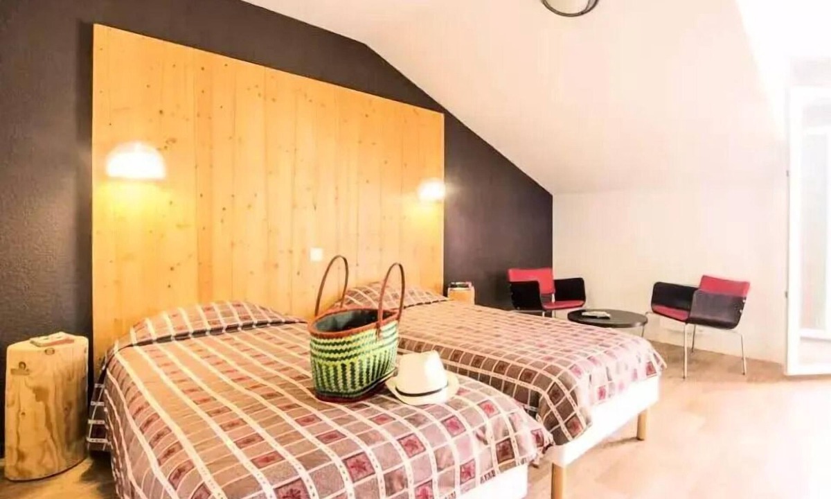 Bois-d'Amont Hotel | Premium Room for 3 People - Full Board - Accessible