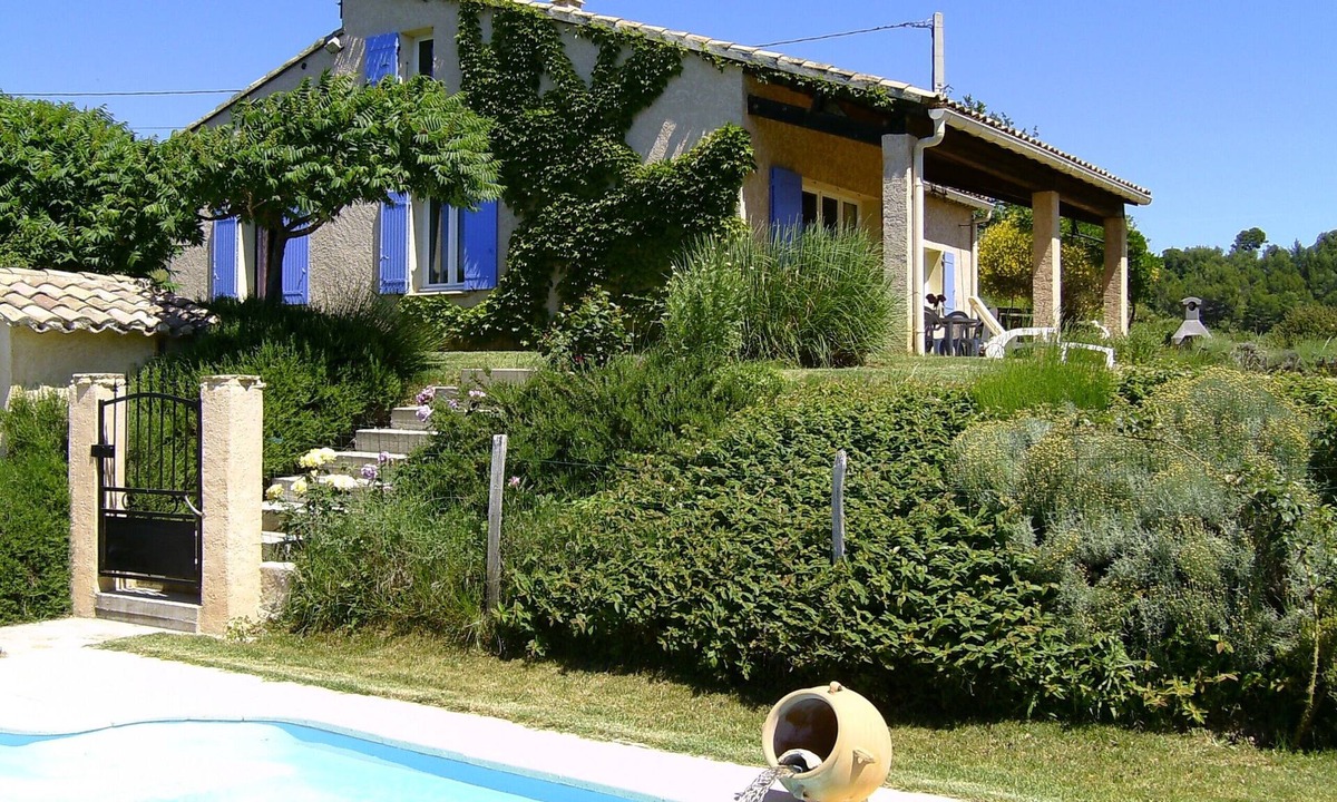 Mollans-sur-Ouveze Villa | Pretty Provencal villa at the foot of Mont Ventoux with heated pool