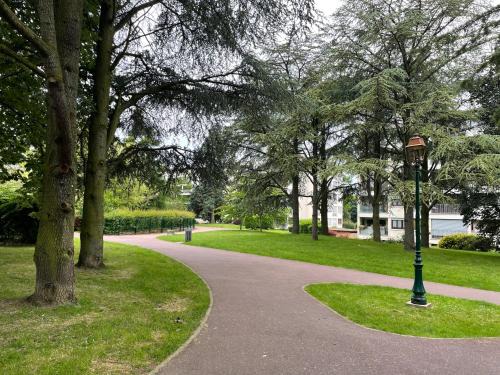 Chennevieres-sur-Marne Apartment | Proche de Paris résidence Le Moulin de Chennevieres