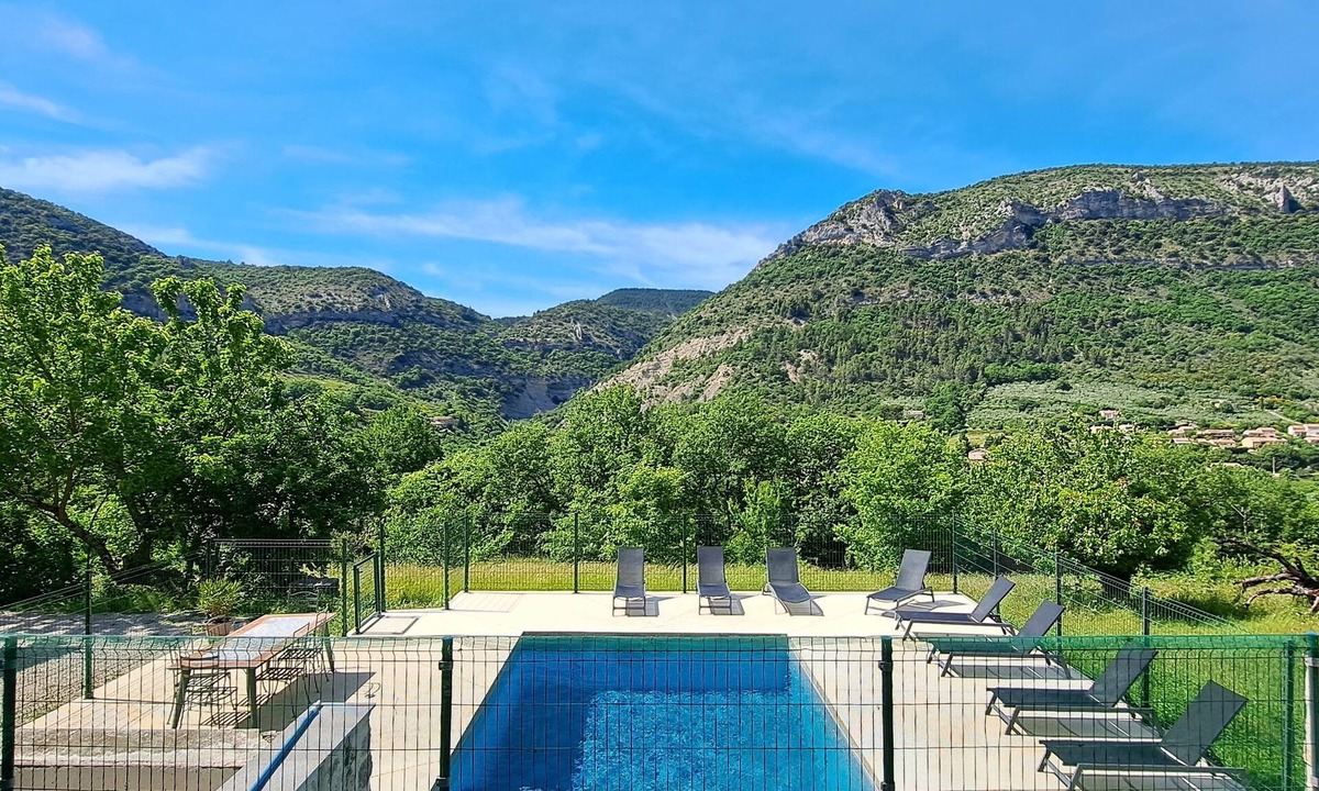 Sahune House | Provençal house with heated pool*/14 sleeping places/5 hectare estate