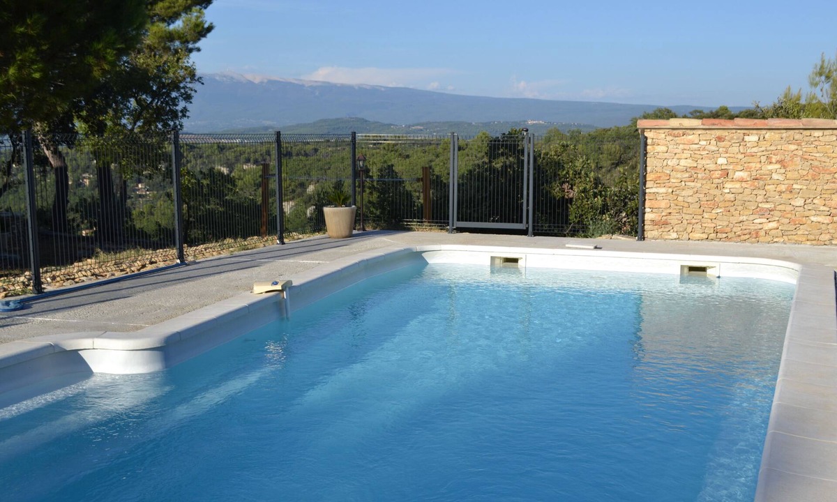 La Roque-sur-Pernes Villa | PROVENCAL VILLA WITH MAGNIFICENT VENTOUX VIEW IDEAL FOR FAMILIES OR FRIENDS