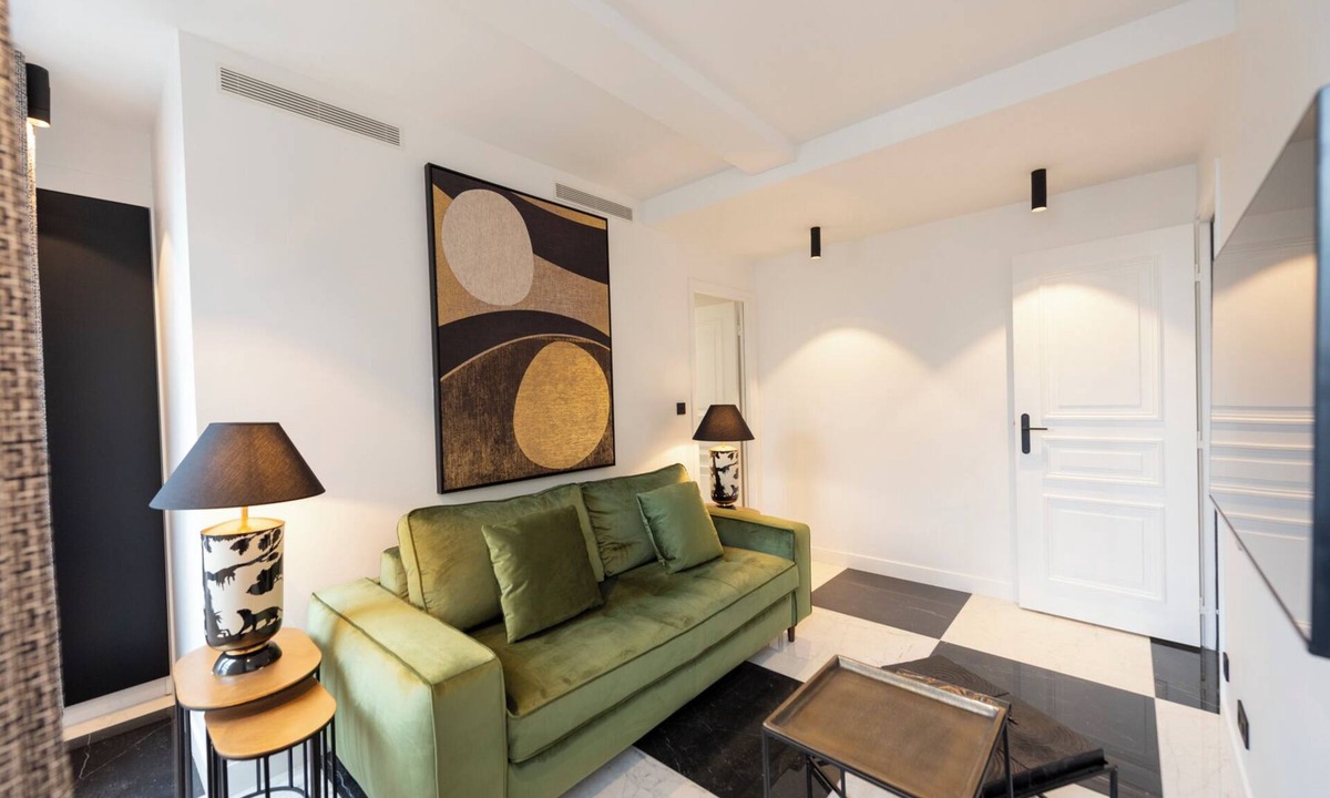 Combat Apartment | Quadrille, 4 stars, luxurious apartment close to the Champs-Elysées