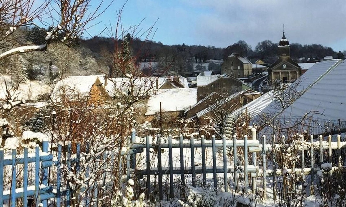 Chargey-les-Port Cottage | Quiet cottage with private garden, pets welcome, WiFi