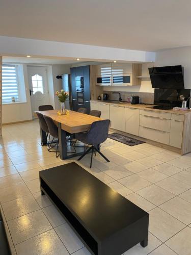 Conflans-sur-Lanterne Apartment | Résidence du Lion d'Or - Appartements & Vue sur rivière