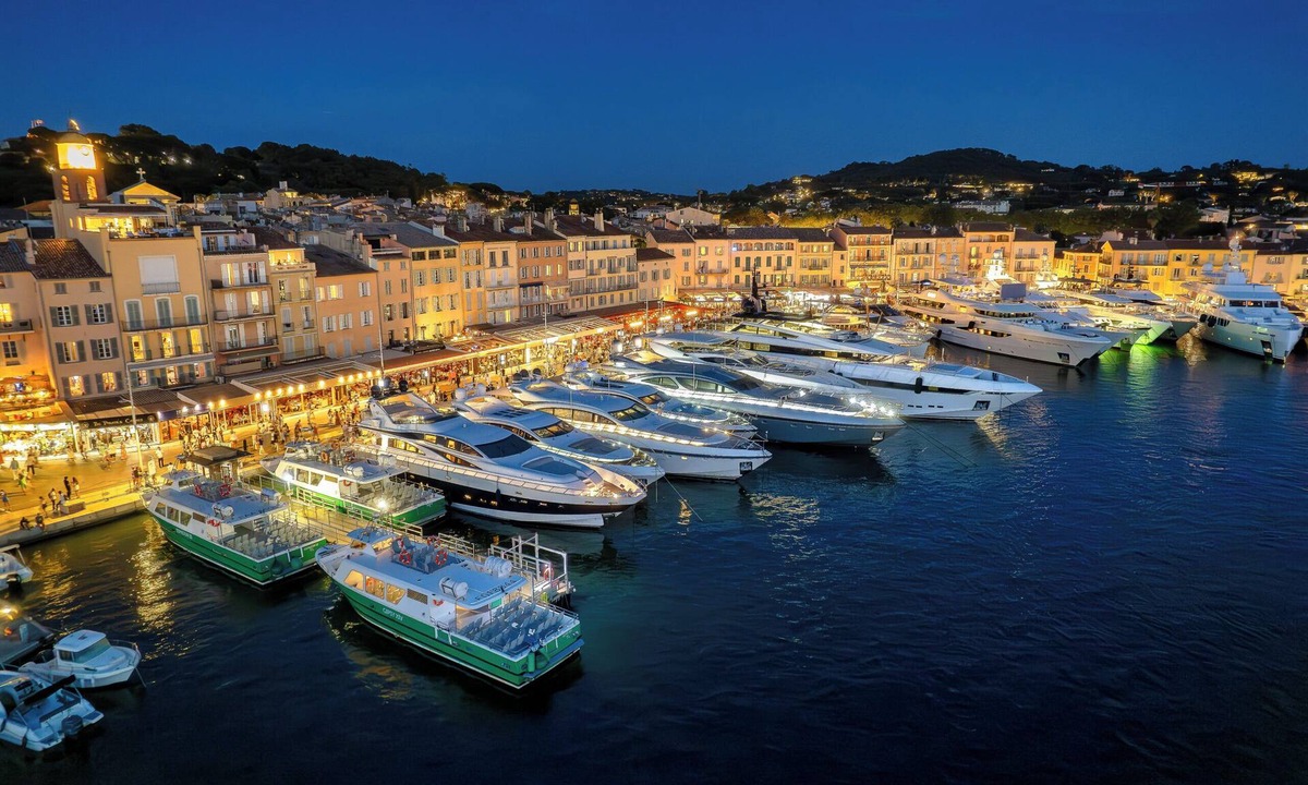 Saint-Tropez City Centre Apartment | RARE! Saint-Tropez Port – Quai d'Honneur, Terrace, Sea View, 100m², A/C