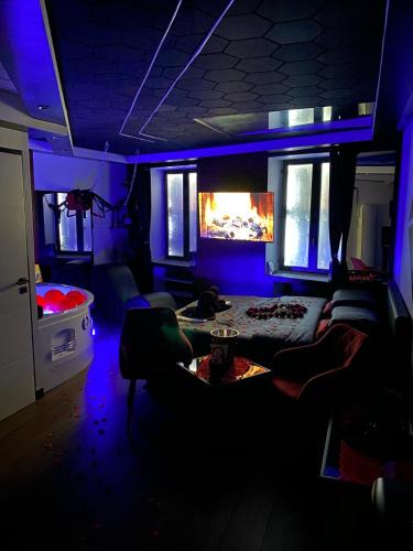 Voiron Apartment | Redroom Spa privatif & nuit romantique à deux