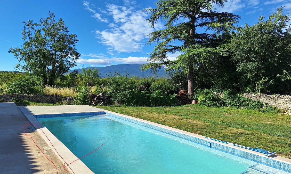 Villes-sur-Auzon Apartment | Relaxing Provence retreat - hike, bike or just drink wine in the sun