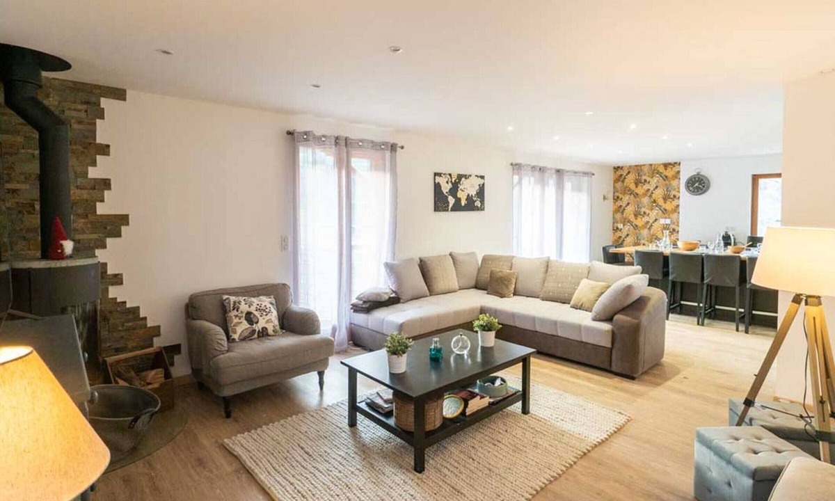 Valmorel Ski Chalet | Renovated 7-room chalet in Valmorel, 15 people, parking, terrace