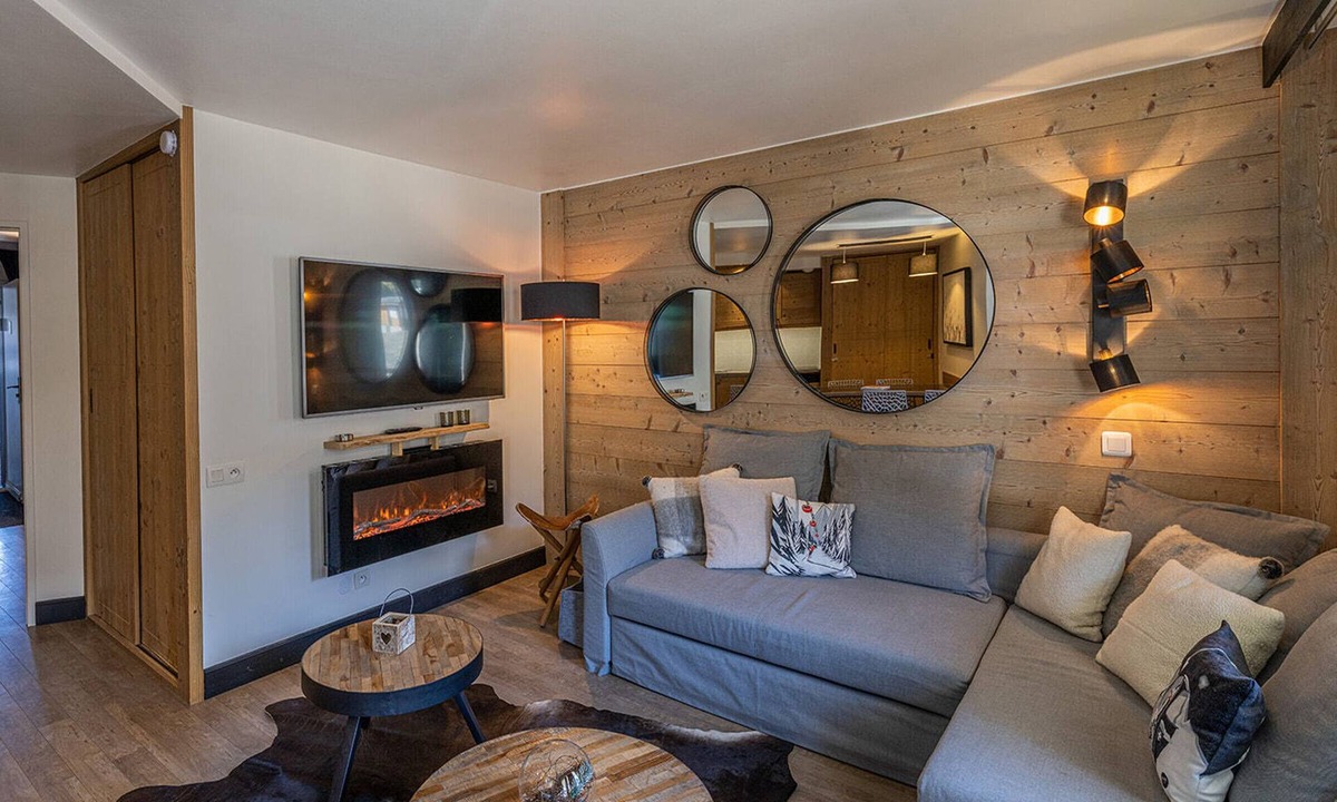 La Perriere Apartment | Renovated apartment in La Tania center with parking