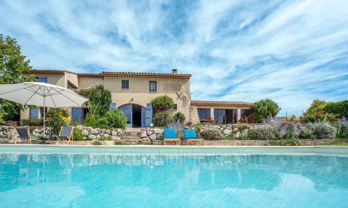 Mormoiron House | Renovated country farmhouse, absolute calm with breathtaking views of the countryside and Ventoux