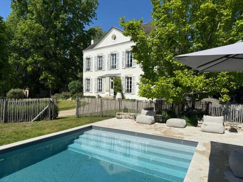 Palleau House | Renovated Family Château In Burgundy Near Beaune